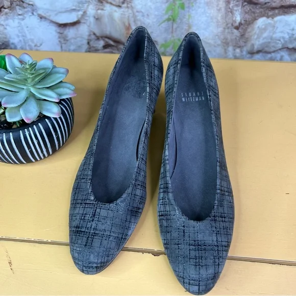 STUART WEITZMAN Gray Patterned Suede Pumps, 8.5M - Picture 6 of 12
